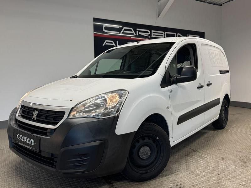 Gebraucht Peugeot Partner Comfort plus 99 PS (72 kW) 2016 Weiß Van / Kleinbus