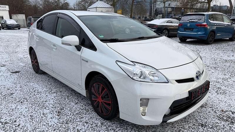 White pearl cs Gebraucht 2014 Toyota Prius Life Kleinwagen | 7.950 € (Fairer Preis) - Bild 1/4