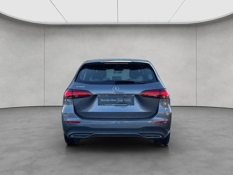 Second-hand Mercedes B180 Advanced 136 CP (100 kW) 2025 Gri Monovolum