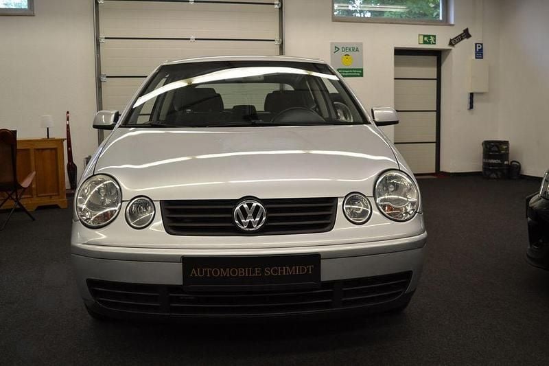 Silber Gebraucht 2004 VW Polo Cricket Kleinwagen | 2.999 € (Etwas zu teuer) - Bild 1/4