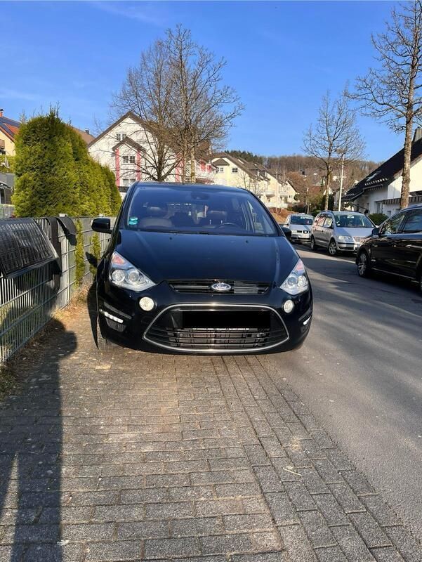 Schwarz Gebraucht 2013 Ford S-MAX Titanium Van / Kleinbus | 9.000 € (Teuer) - Bild 1/4
