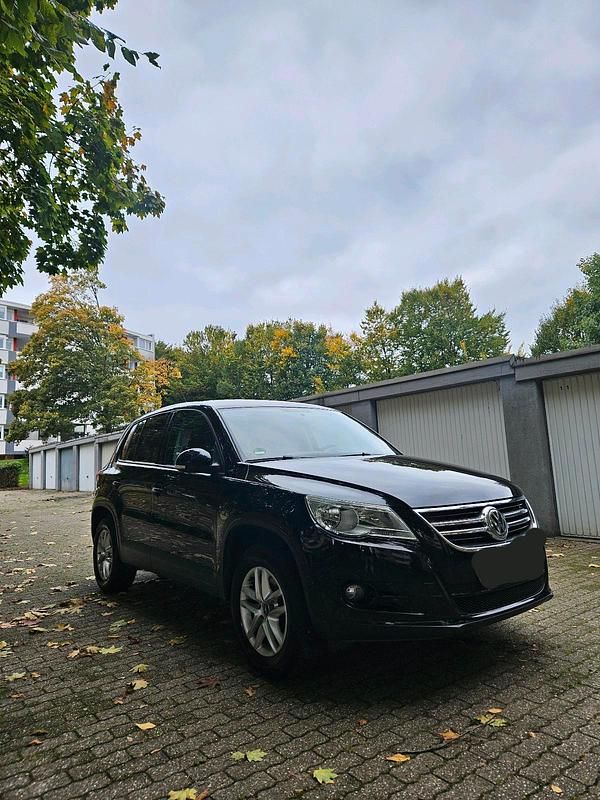 Schwarz Gebraucht 2011 VW Tiguan SUV | 5.100 € (Superpreis) - Bild 1/4