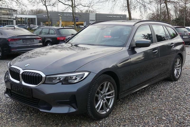 Gebraucht BMW 320 Advantage 184 PS (135 kW) 2020 Mineralgrau metallic Kombi