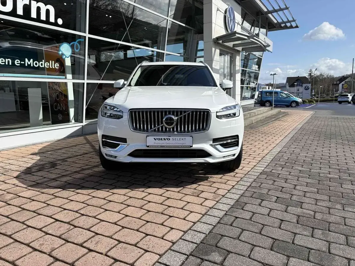 Gebraucht Volvo XC90 Plus 235 PS (172 kW) 2023 Crystal white SUV