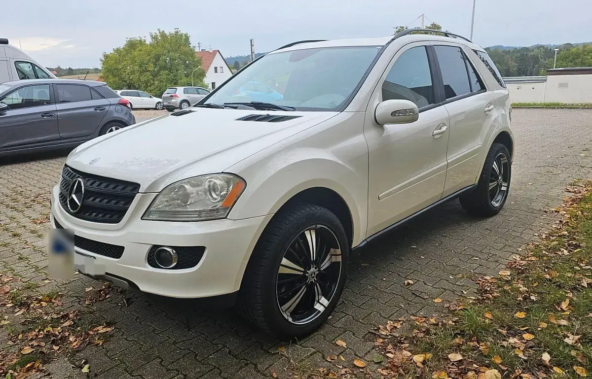Gebraucht Mercedes ML350 272 PS (200 kW) 2006 Weiß SUV
