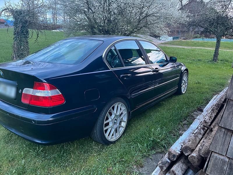 Gebraucht BMW 320 170 PS (125 kW) 2002 Blau Limousine