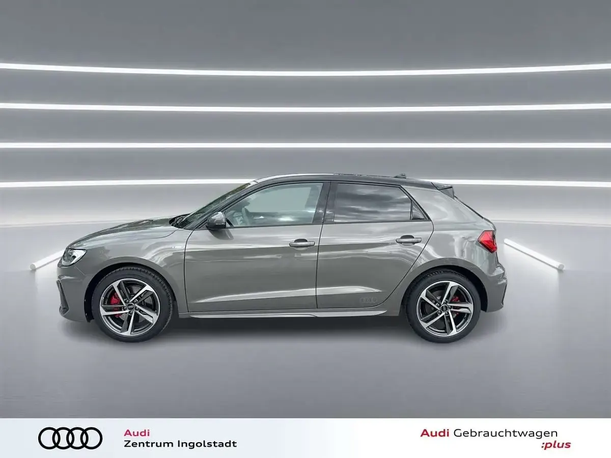 Gebraucht Audi A1 Sportback S-Line 207 PS (152 kW) 2025 Chronosgrau metallic Kleinwagen
