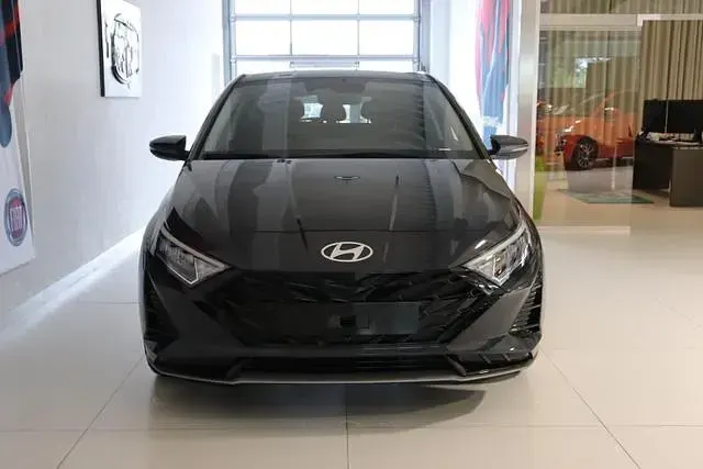 Gebraucht Hyundai i20 GO! 79 PS (58 kW) 2024 (aurora gray pearl/grau) Kleinwagen