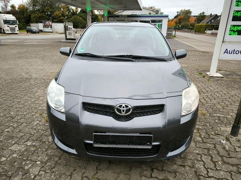 Grau Gebraucht 2007 Toyota Auris Limousine | 3.499 € (Superpreis) - Bild 1/4