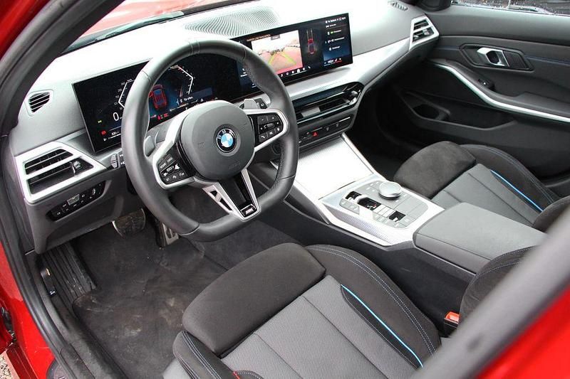 Gebraucht BMW 330 M Sport 245 PS (180 kW) 2025 Rot Kombi