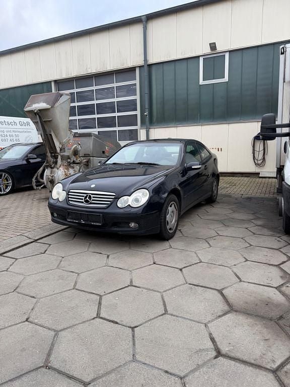 Gebraucht Mercedes C180 143 PS (105 kW) 2003 Blau Coupé