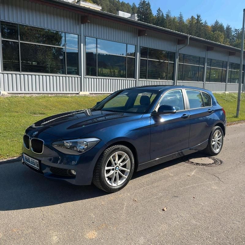 Blau Gebraucht 2012 BMW 116 Kleinwagen | 5.500 € (Guter Preis) - Bild 1/4