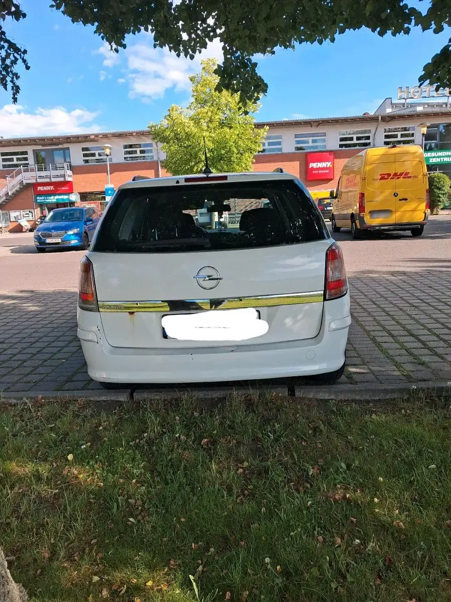 Gebraucht Opel Astra 90 PS (66 kW) 2008 Weiß Kombi