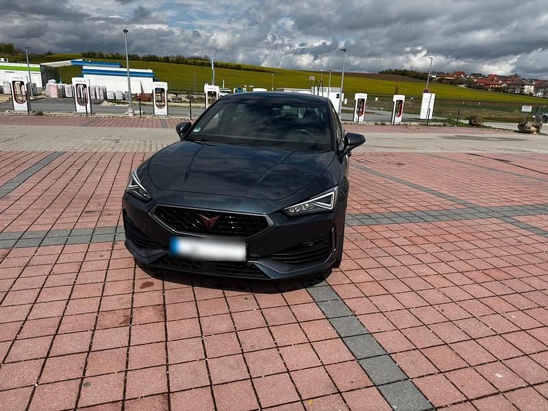 Używany Cupra Leon VZ 300 KM (220 kW) 2021 Szary Sedan/Limuzyna