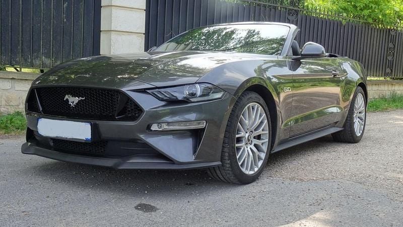 Grau Gebraucht 2019 Ford Mustang GT Convertible Cabrio | 47.290 € (Teuer) - Bild 1/4