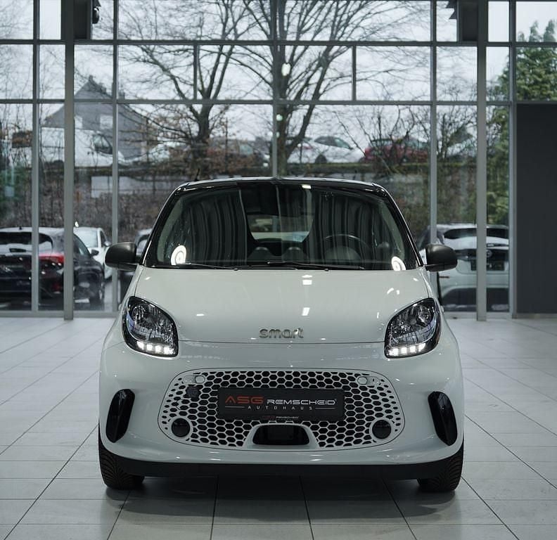Gebraucht Smart ForFour Electric Drive Passion 60 kW (82 PS) 2020 Weiß Limousine