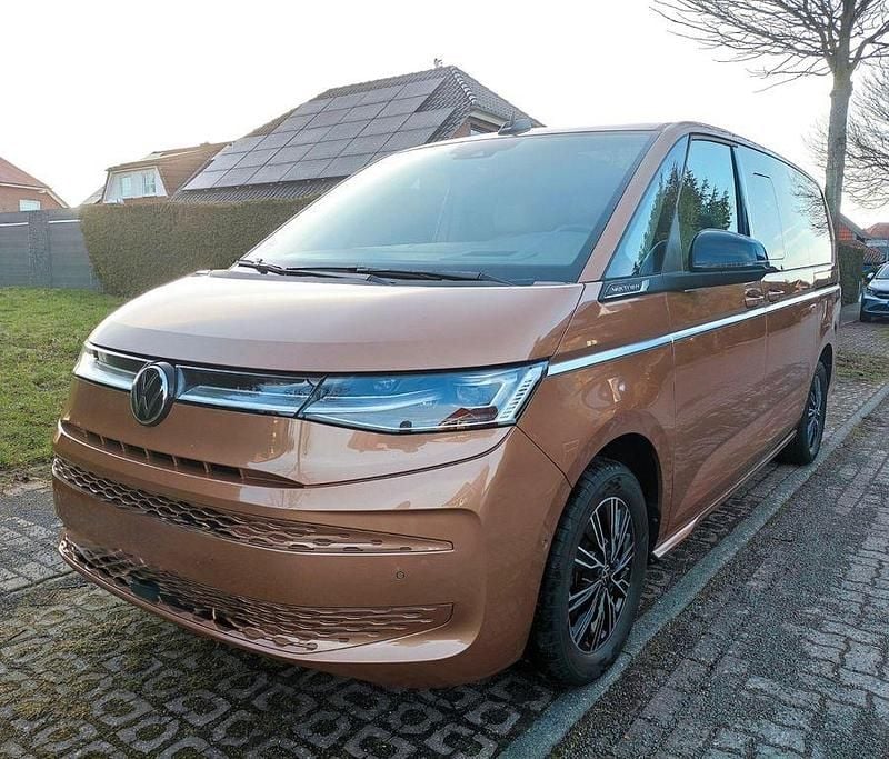 Gebraucht VW Multivan Style 150 PS (110 kW) 2024 Orange Van
