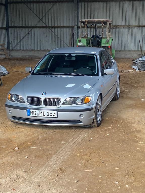 Gebraucht BMW 320 170 PS (125 kW) 2002 Silber Limousine
