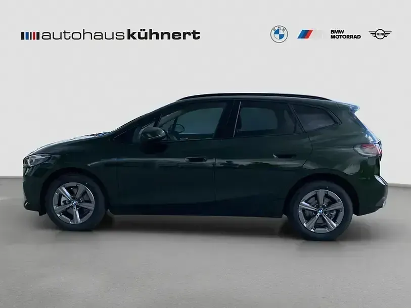Gebraucht BMW 220 Active Tourer Luxury Line 156 PS (114 kW) 2025 Grün Van / Kleinbus