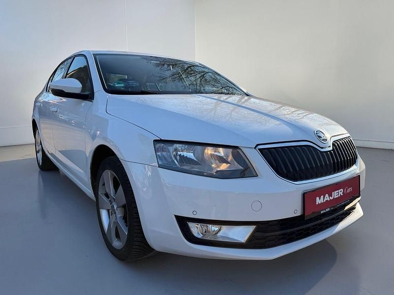 Gebraucht Skoda Octavia Elegance 140 PS (102 kW) 2013 Weiß Limousine
