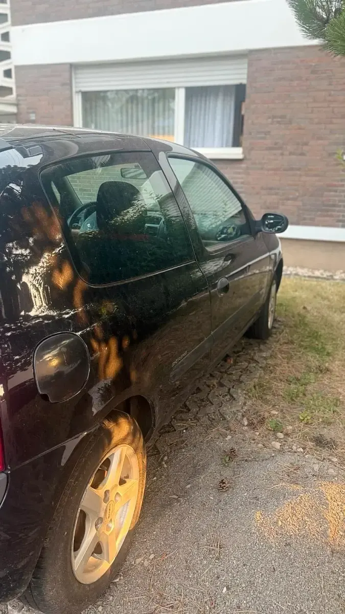 Gebraucht Renault Clio II 75 PS (55 kW) 2003 Schwarz Kleinwagen
