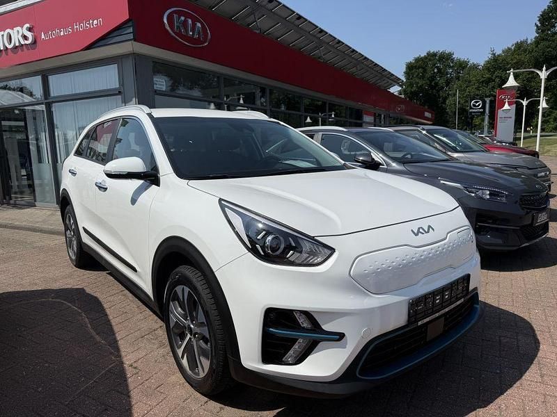 Weiß Gebraucht 2021 Kia e-Niro Vision SUV | 18.490 € (Fairer Preis) - Bild 1/4