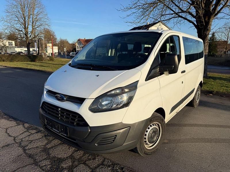 Weiß Gebraucht 2016 Ford Transit Custom Van / Kleinbus | 12.990 € (Teuer) - Bild 1/4