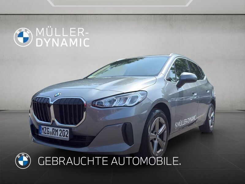 Skyscraper grau Gebraucht 2023 BMW 218 Active Tourer Efficient Dynamics Van / Kleinbus | 29.470 € (Guter Preis) - Bild 1/4