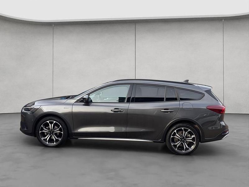 Gebraucht Ford Focus Active X 155 PS (114 kW) 2022 Grau Kombi