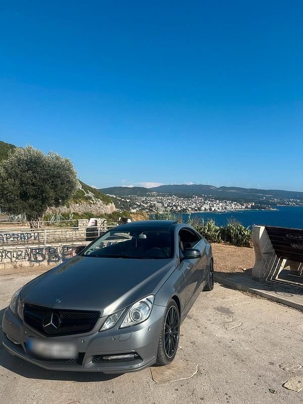 Gebraucht Mercedes E350 265 PS (194 kW) 2012 Grau Coupé