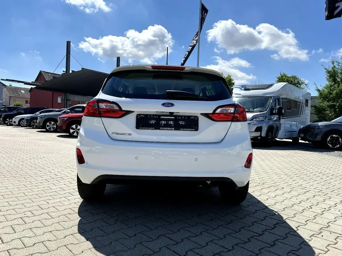 Usata Ford Fiesta Cool & Connect 101 CV (74 kW) 2022 Bianco Utilitaria