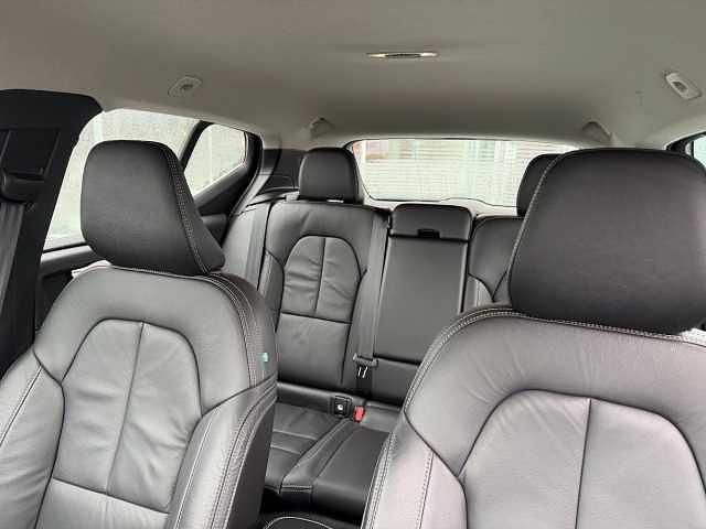 Gebraucht Volvo XC40 Plus 129 PS (94 kW) 2022 Schwarz SUV