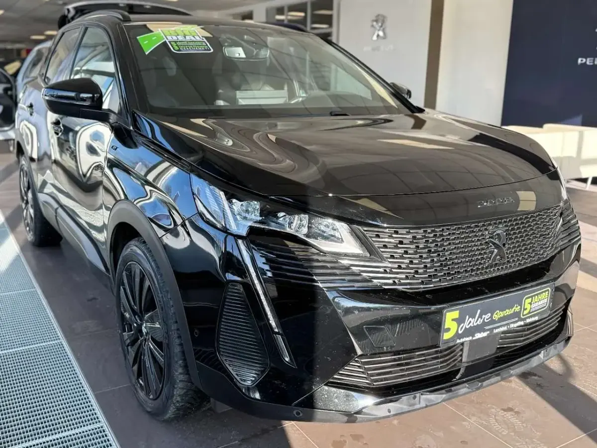 Gebraucht Peugeot 3008 GT 136 PS (100 kW) 2023 Lackierung schwarz perla nera/ SUV