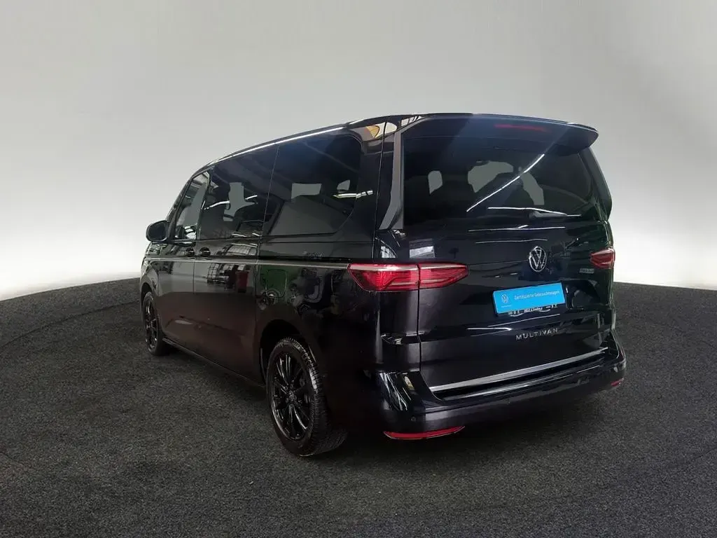 Gebraucht VW Multivan Style 150 PS (110 kW) 2025 Schwarz Van / Kleinbus