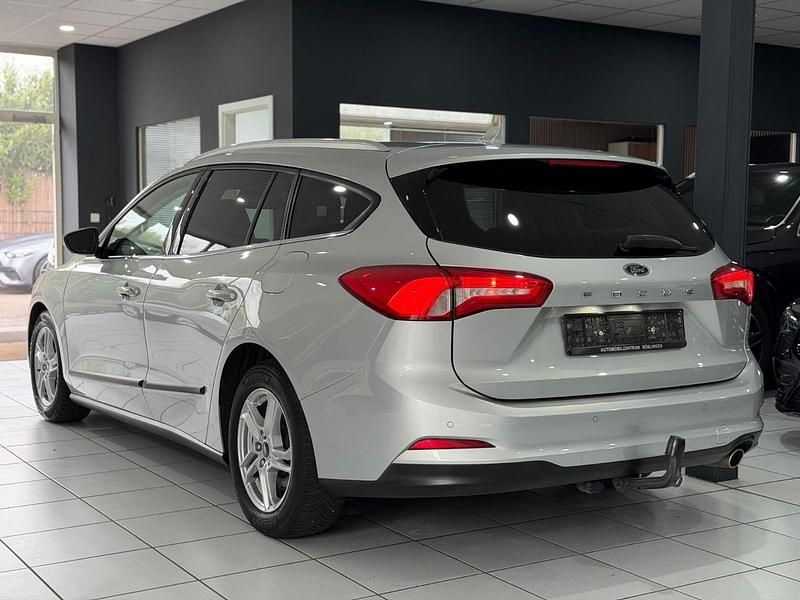 Gebraucht Ford Focus 120 PS (88 kW) 2020 Silber Kombi