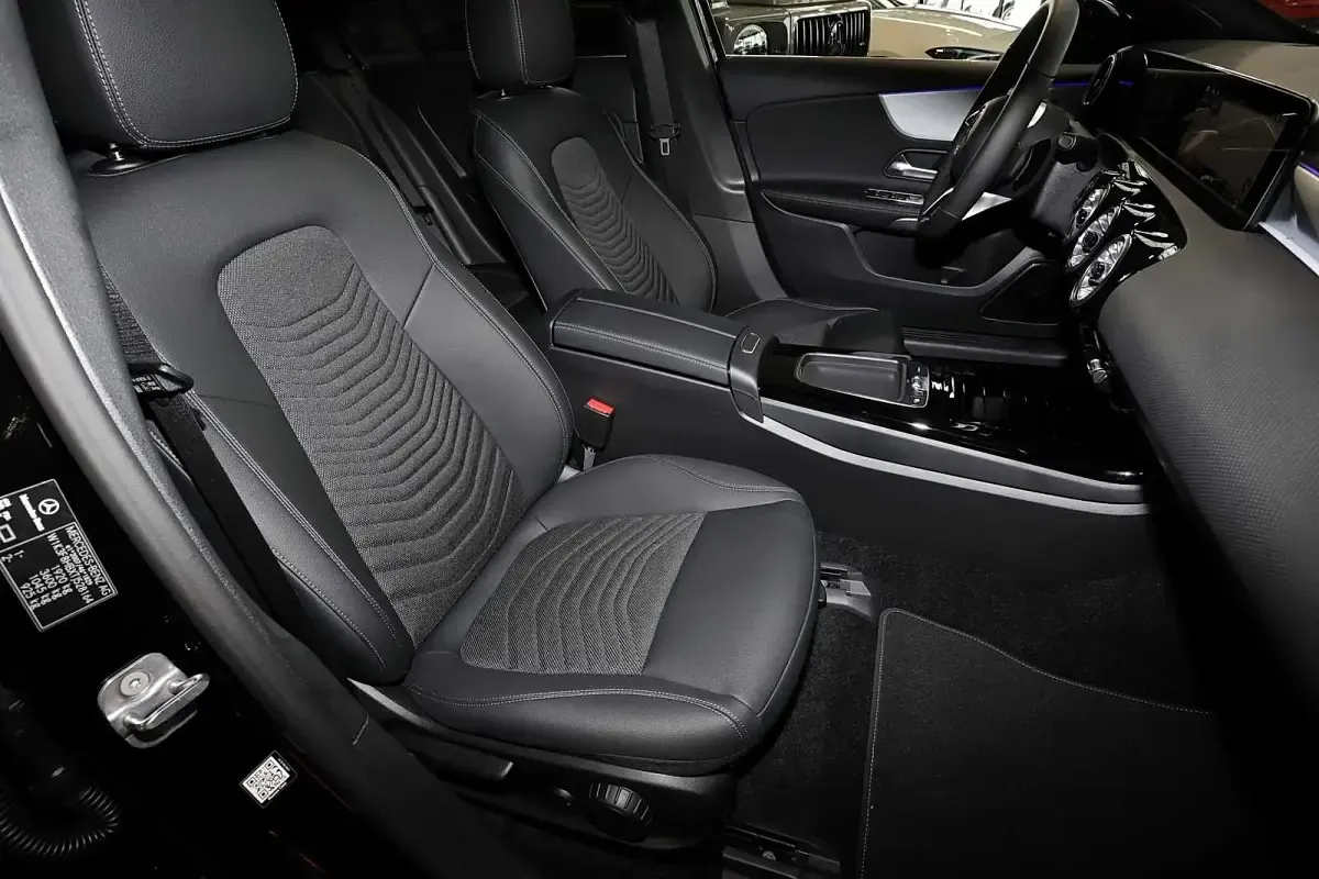 Gebraucht Mercedes A200 Progressive 163 PS (119 kW) 2026 Unilack nachtschwarz Limousine