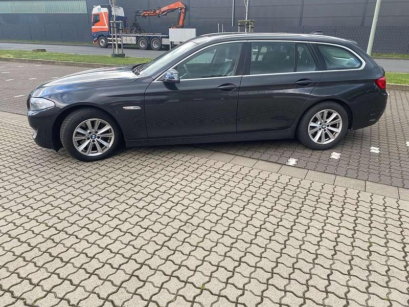 Gebraucht BMW 525 218 PS (160 kW) 2012 Grau Kombi