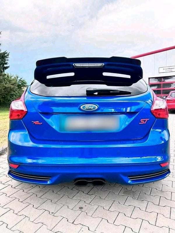Second-hand Ford Focus ST 250 CP (183 kW) 2012 Albastru Berlinǎ
