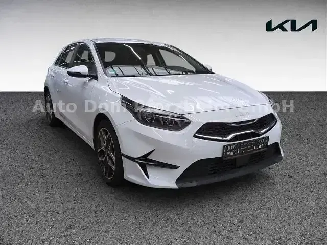 Gebraucht Kia Ceed Spirit 140 PS (102 kW) 2025 Weiß Kleinwagen