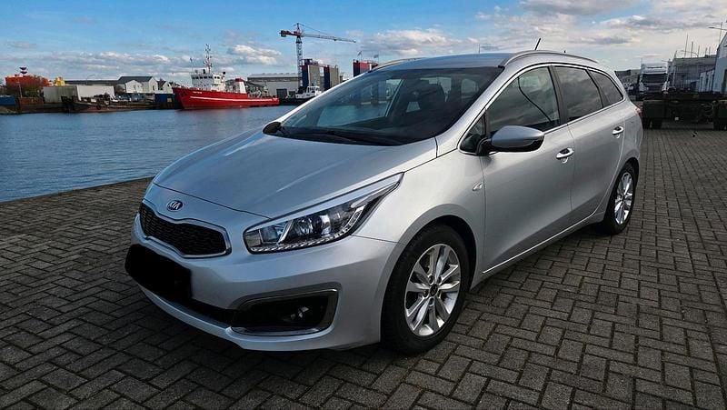 Gebraucht Kia Ceed DREAM-TEAM Edition 101 PS (74 kW) 2017 Grau Kleinwagen