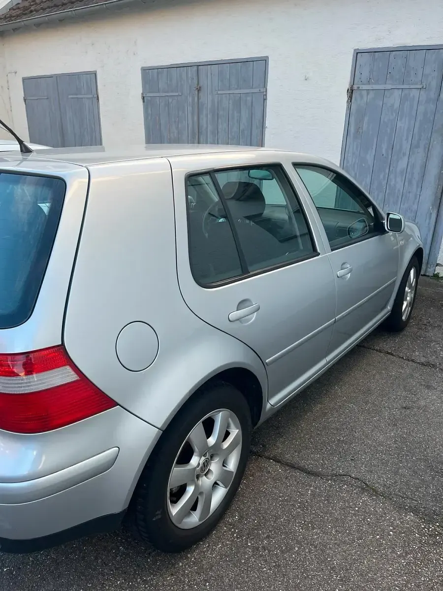 Usata VW Golf IV 110 CV (80 kW) 2003 Argento Utilitaria