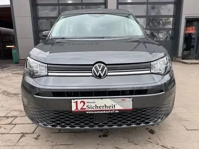 Usata VW Caddy Maxi Life 114 CV (83 kW) 2024 Grigio Monovolume