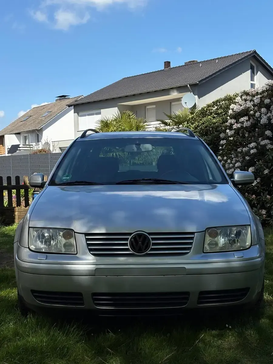 Gebraucht VW Bora Highline 115 PS (84 kW) 2003 Silber Kombi