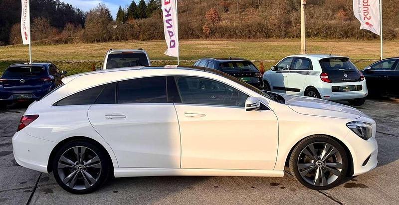 Gebraucht Mercedes CLA180 Shooting Brake 122 PS (89 kW) 2018 Weiß Kombi