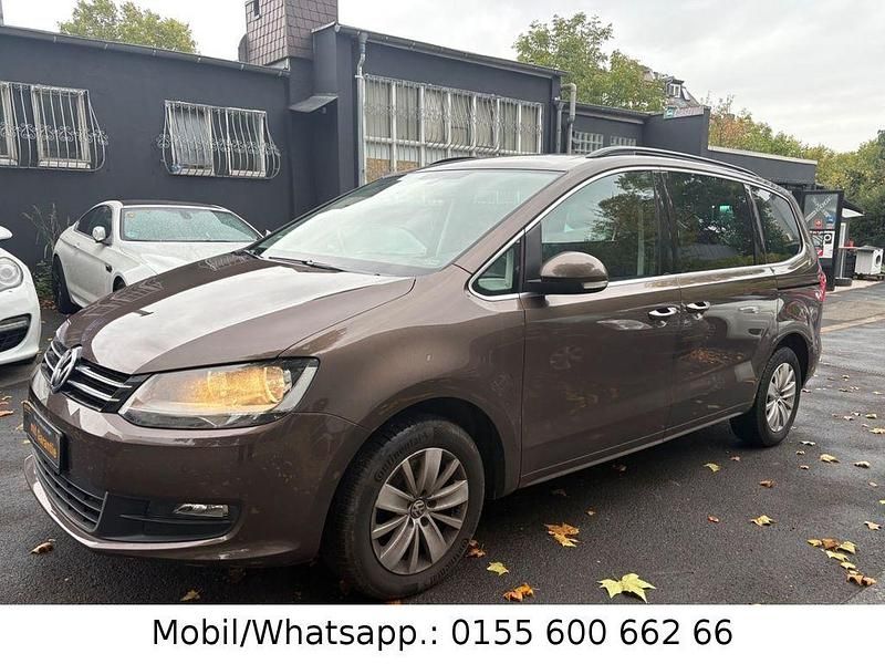 Braun Gebraucht 2012 VW Sharan Comfortline Van / Kleinbus | 7.999 € (Guter Preis) - Bild 1/4