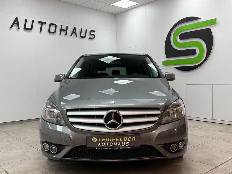 Gebraucht Mercedes B220 170 PS (125 kW) 2014 Grau Van / Kleinbus