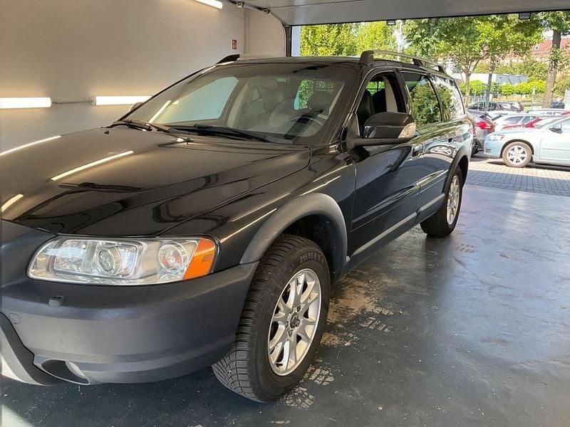 Black sapphire metallic (metallic) Gebraucht 2007 Volvo XC70 SUV | 7.890 € (Teuer) - Bild 1/3