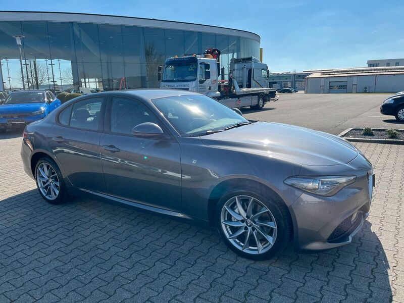 Gebraucht Alfa Romeo Giulia Ti 280 PS (205 kW) 2024 Grau Limousine