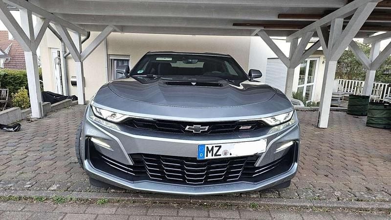 Grau Gebraucht 2024 Chevrolet Camaro Cabrio | 53.900 € (Etwas zu teuer) - Bild 1/4