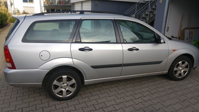 Gebraucht Ford Focus 102 PS (75 kW) 2001 Silber Kombi